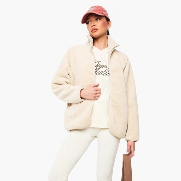 NWT Boohoo Oversized Teddy Zip Up Jacket - Picture 9 of 9